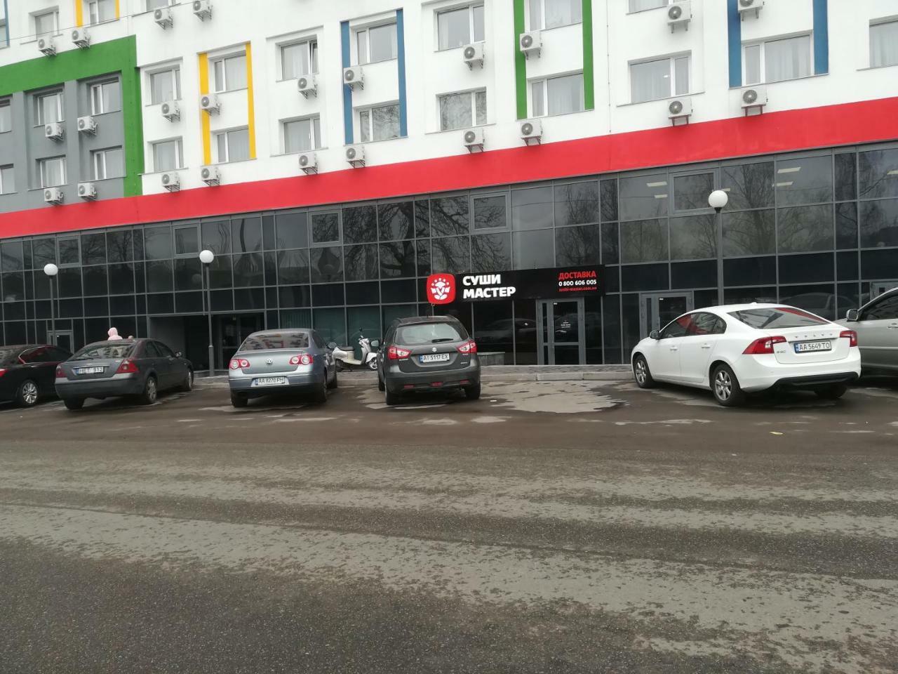 Smart-House Smart Kvartira S Kukhnei Vozle Metro. Kiev Exterior foto